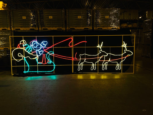 XL Julenissefigur med reinsdyr og slede - 480x150cm - LED - Julelysbutikken.no