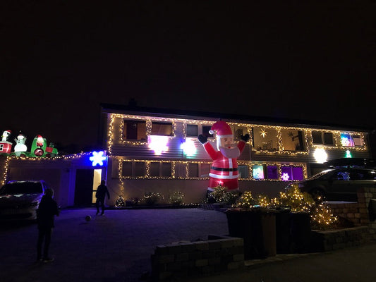 Når skrur man på julelysene ute?
