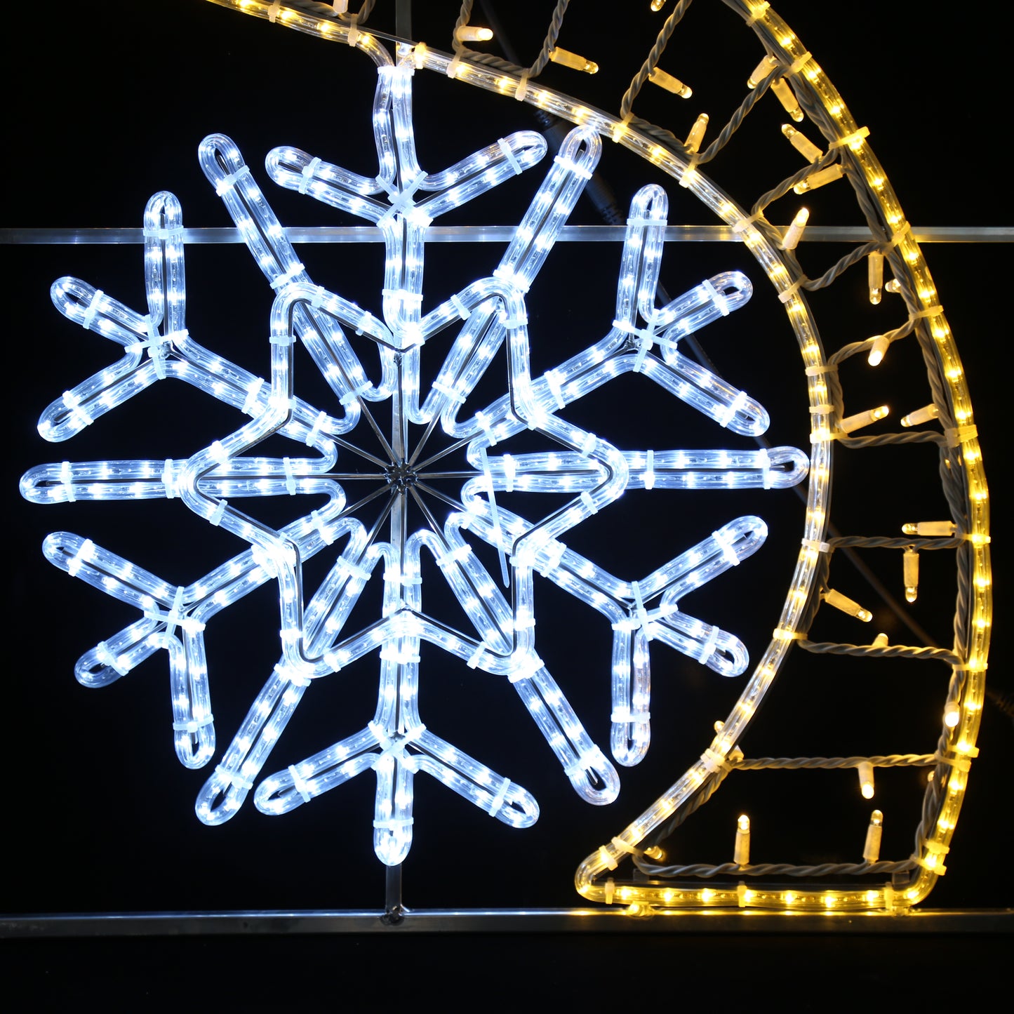 LED figur til lyktestolpe - Ribbon og snøkrystall