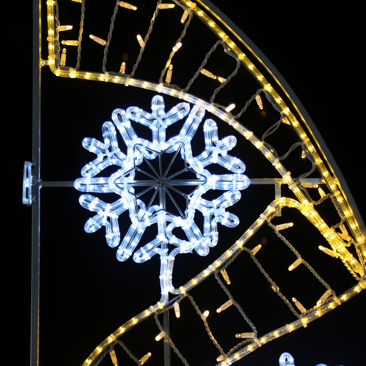 LED figur til lyktestolpe - Ribbon og snøkrystall