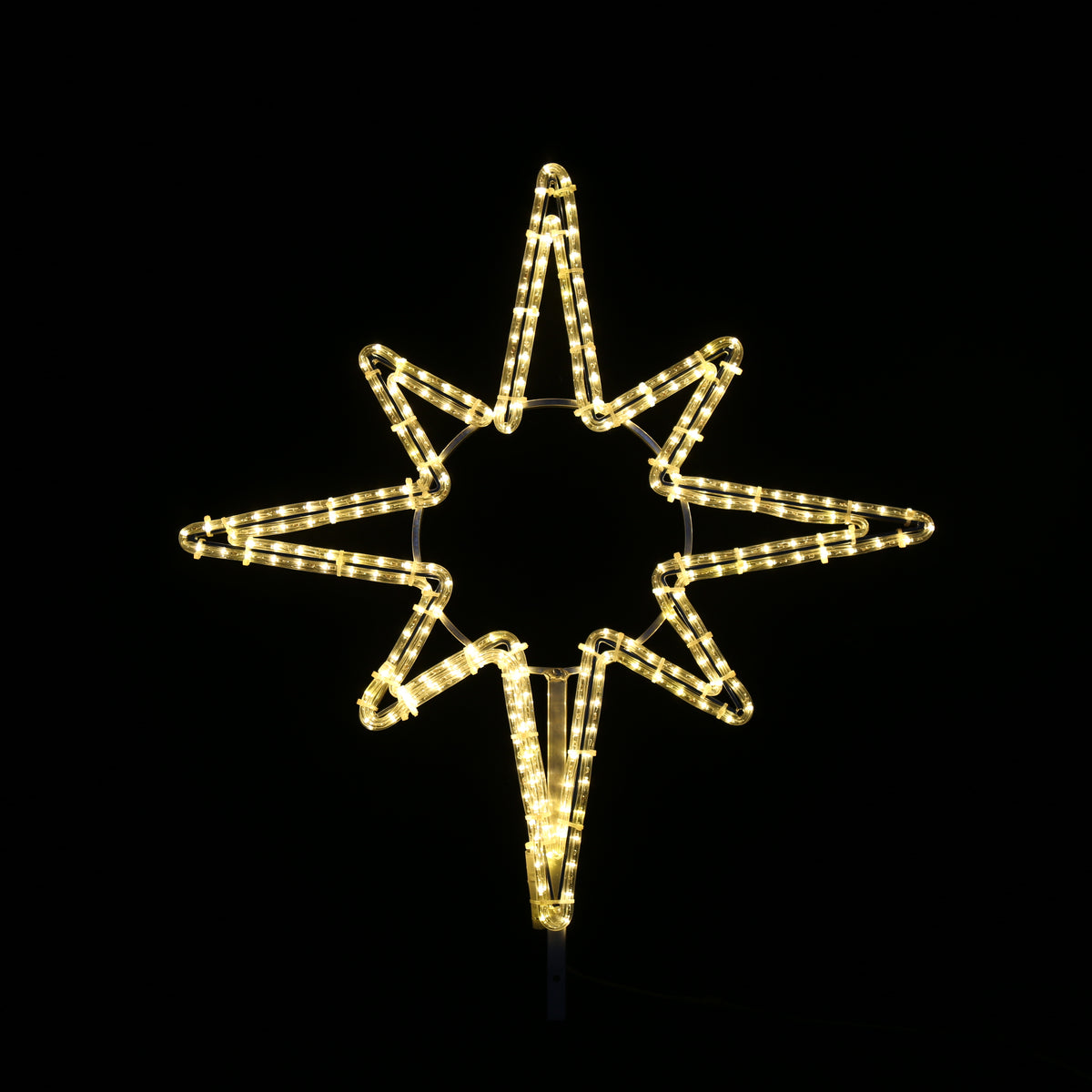 LED stjerne til toppen av stort juletre