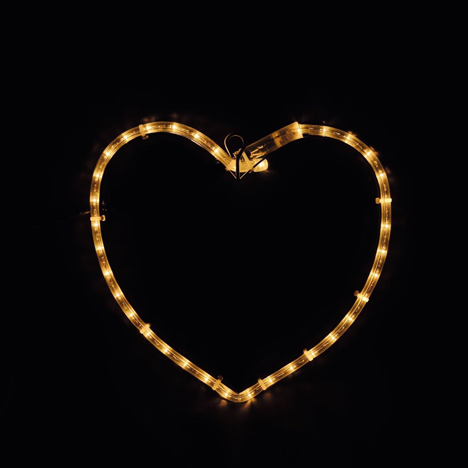 varmhvit hjerte LED julelys ute