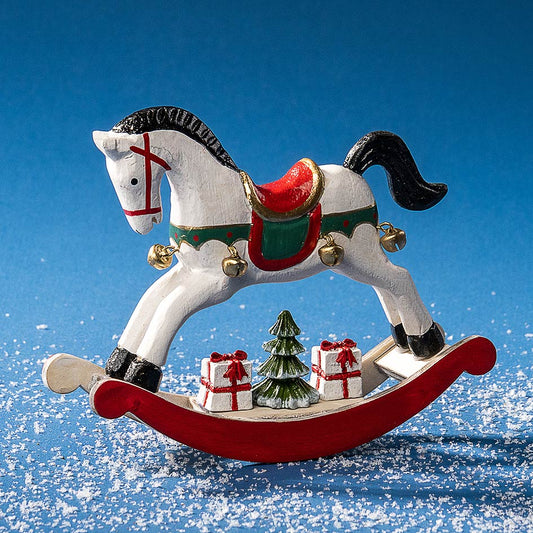 Gyngehest i tre med julegaver – 13 cm - Julelysbutikken.no